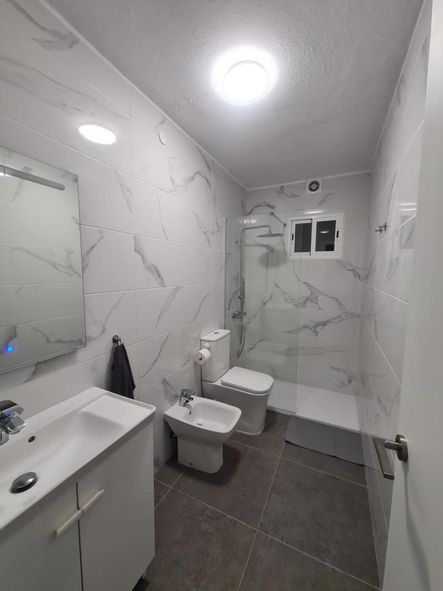 Eeb Private Room Habitacion Privada En Piso Compartido Σαν Κριστόμπαλ ντε Λα Λαγούνα Εξωτερικό φωτογραφία