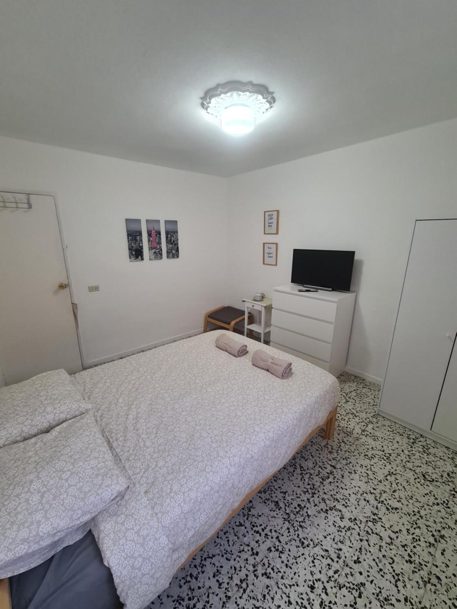 Eeb Private Room Habitacion Privada En Piso Compartido Σαν Κριστόμπαλ ντε Λα Λαγούνα Εξωτερικό φωτογραφία